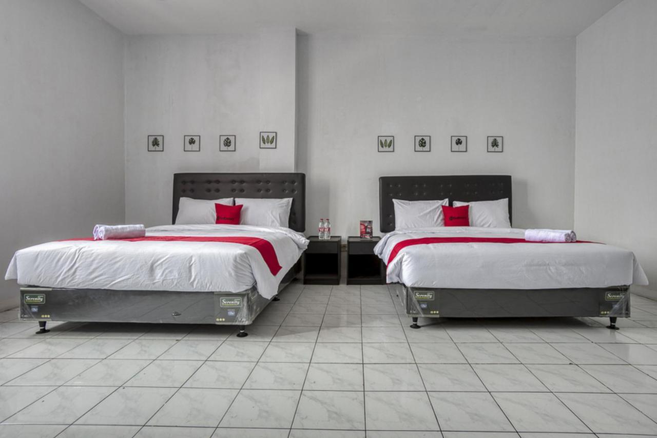 Reddoorz Plus Near Jakarta Kota Station Kültér fotó