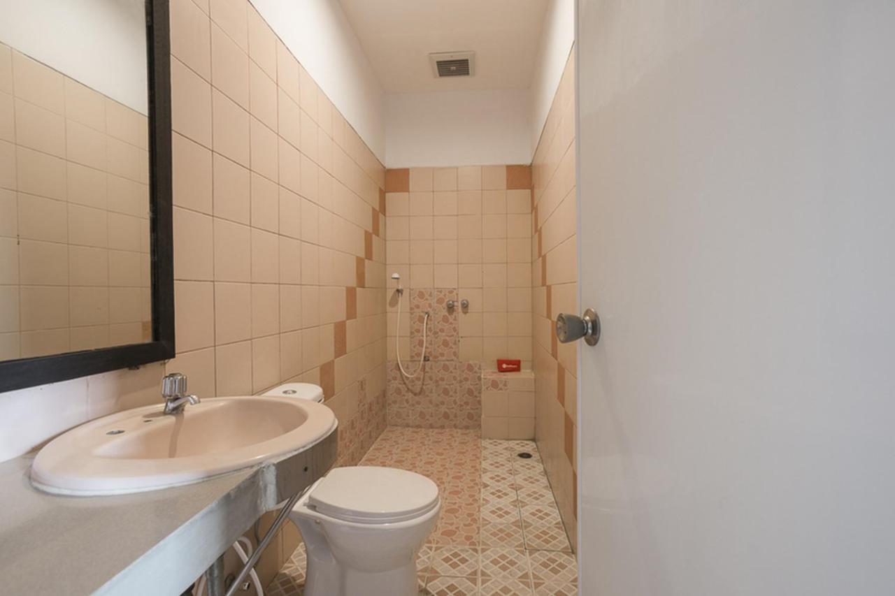 Reddoorz Plus Near Jakarta Kota Station Kültér fotó